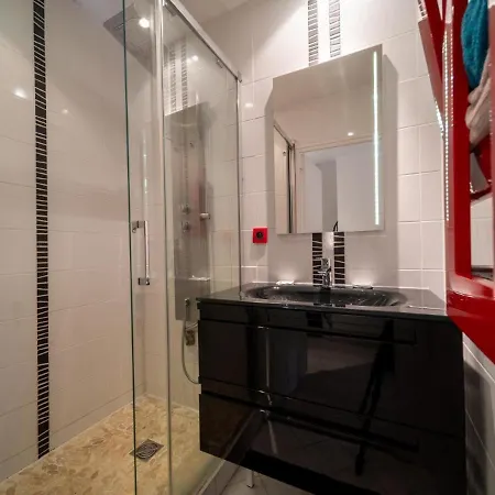 Cosy Triplex 120m2 Terrasse Au Panier Vue Major Vieux Port 7 Couchages Option Parking Apartment