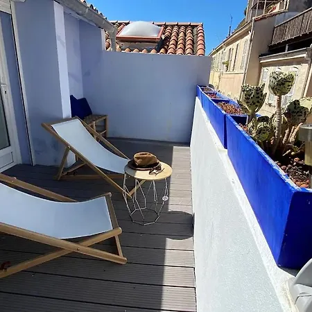 Cosy Triplex 120m2 Terrasse Au Panier Vue Major Vieux Port 7 Couchages Option Parking Apartment Marseille